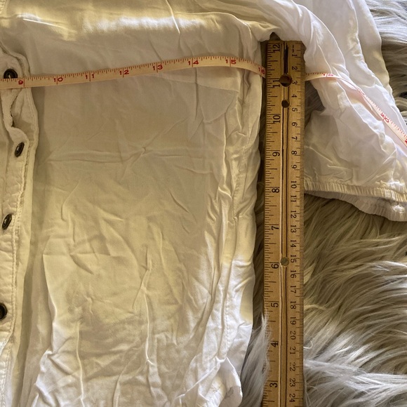 Beautiful Summer Blouse - Picture 2 of 5